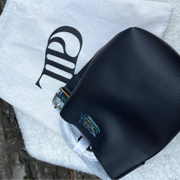 Taylor Swift Black Bucket Bag Purse - Picture 2 of 5